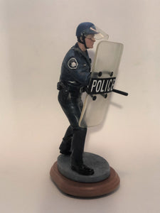 PE89174 Riot Control Cop (Shipping Included)
